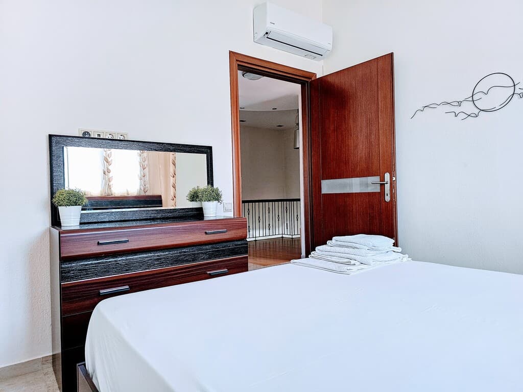 Pefkohori 4 Bedroom Villa with BBQ, Garden and Parking near the Beach - 3
